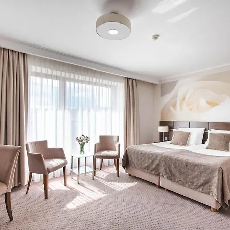 Różany Gaj Hotel 4*