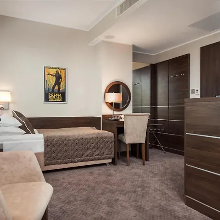 Rozany Gaj - Destigo Hotell 4*